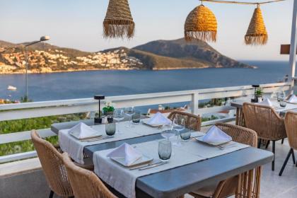 Kalkan Saray Suites Hotel - image 11