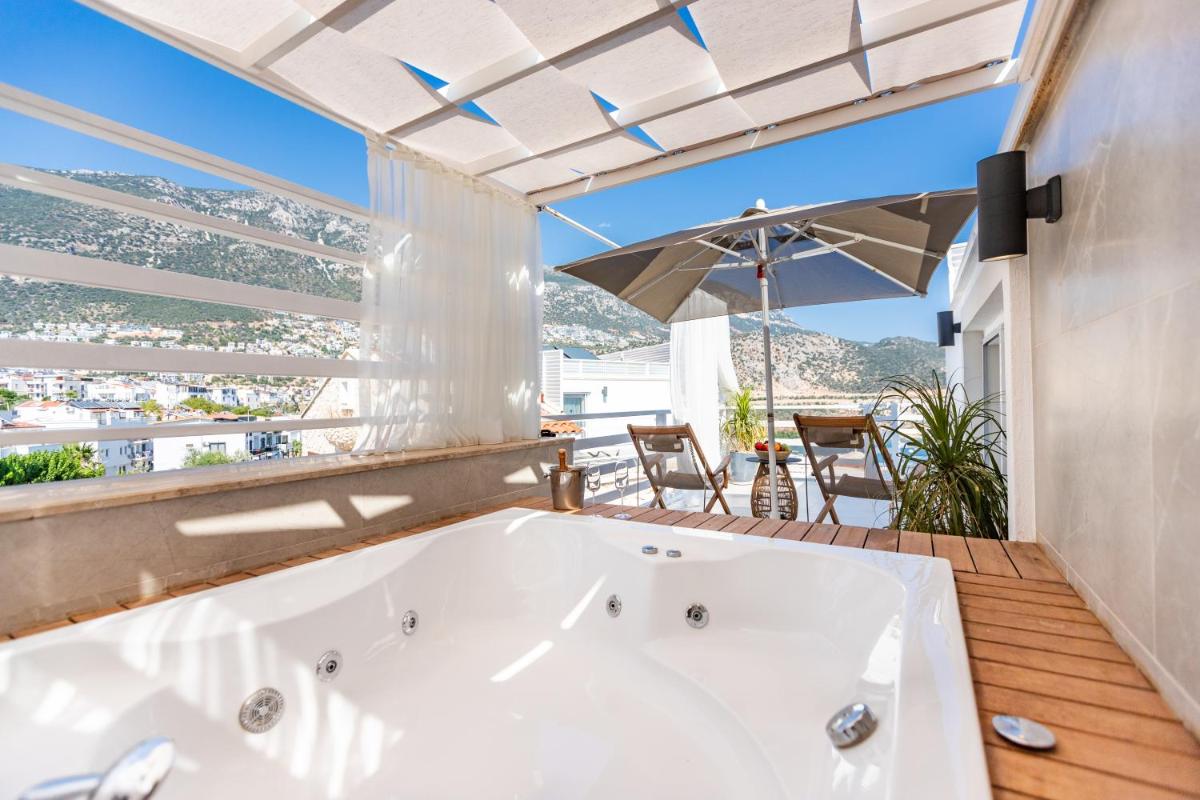 Kalkan Saray Suites Hotel - image 3