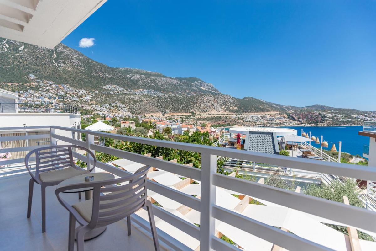 Kalkan Saray Suites Hotel - image 7