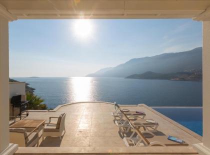 Villa Alis stunning sea view with Infinity Pool