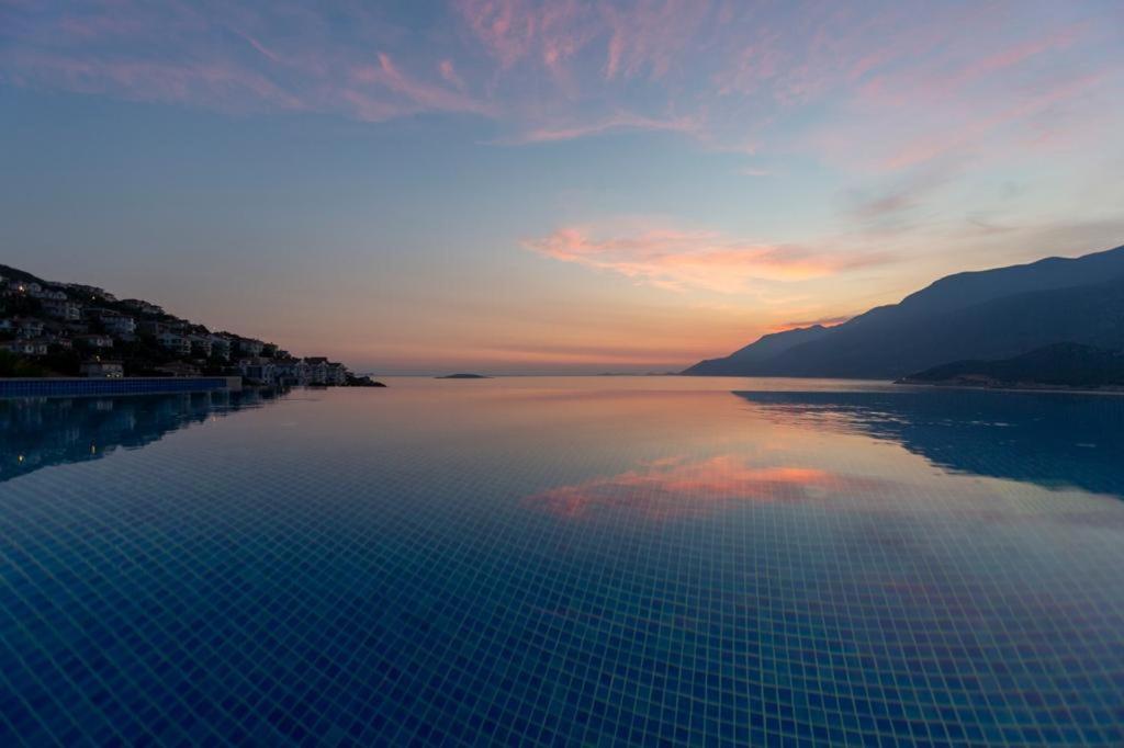 Villa Alis stunning sea view with Infinity Pool - image 2