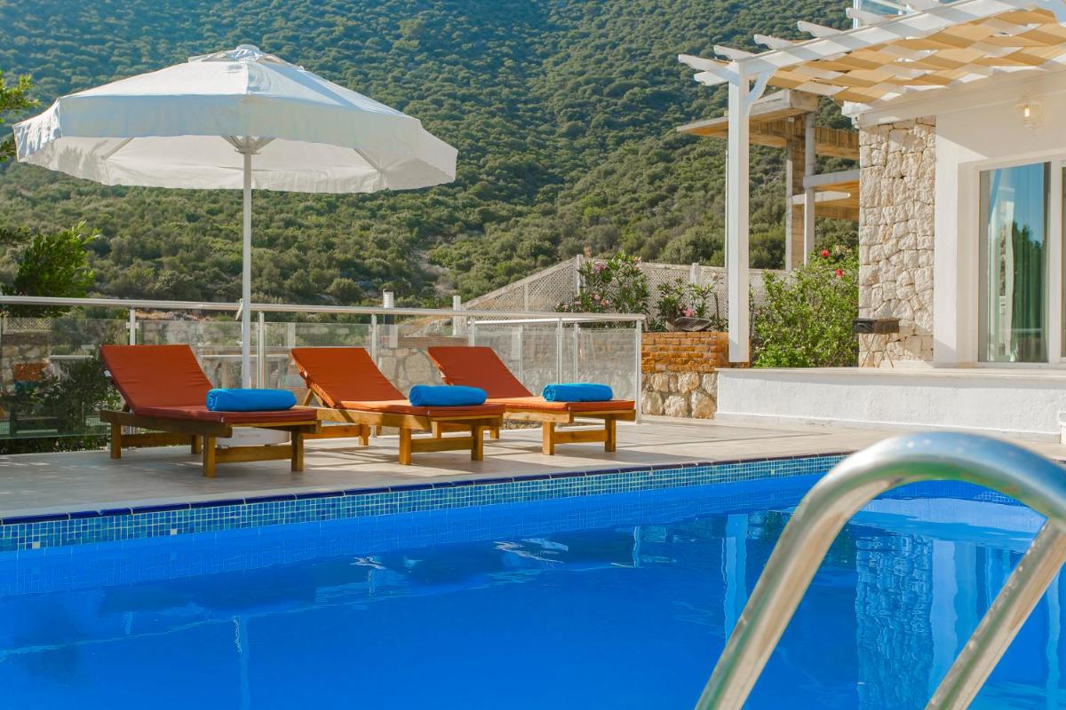 Kalkan'da Denize Sıfır Geniş Lüks Villa-Özel Plaj - image 5