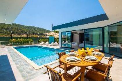 Dreamy Villa with Private Pool and Jacuzzi in Kas - image 2