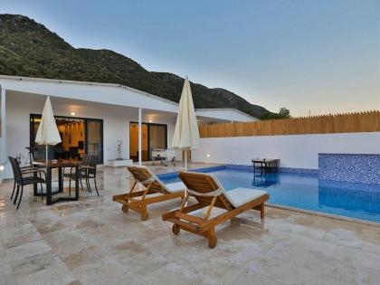 Villa Enis 2 bed villa and pool Breakast included - image 12