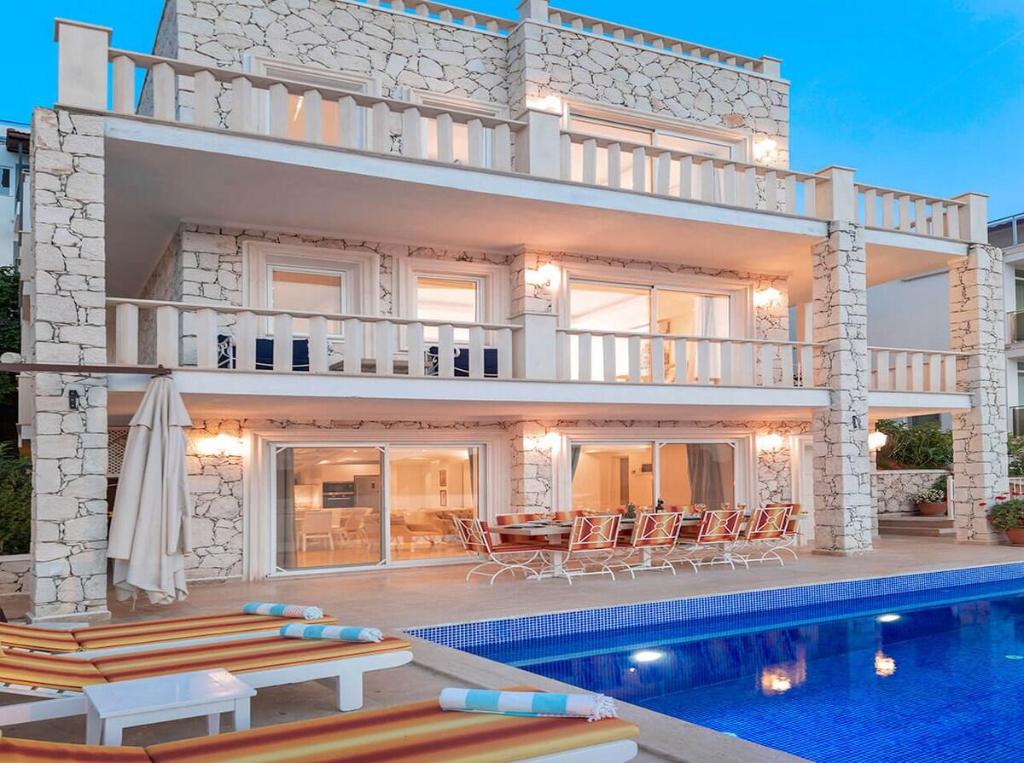 Kalkan 7 bedrooms Luxury Villa  infinity pool WIFI - main image