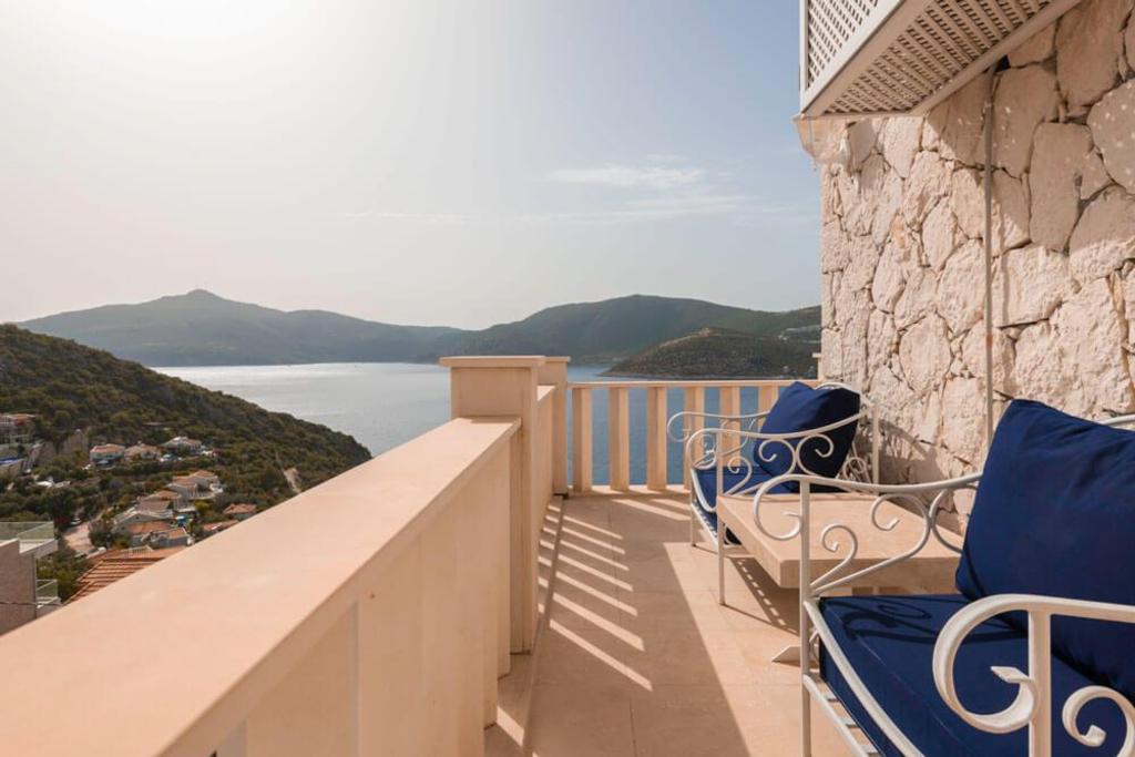 Kalkan 7 bedrooms Luxury Villa  infinity pool WIFI - image 7